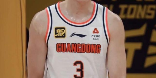 电竞比分-正式退出！广东核心无奈，济南小伙曝出原因，杜锋批准，徐杰祝福