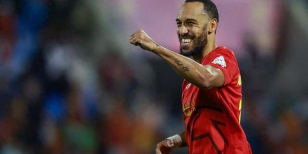 记者：马赛想让奥巴梅扬回归，利雅得青年也在追求他